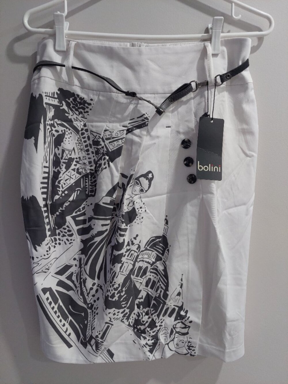 Bolini White and Black Boho City Print Pencil Skirt With Belt (Size 6)